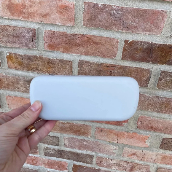 Warby Parker | Glasses Case Gray Clamshell - Picture 3 of 6